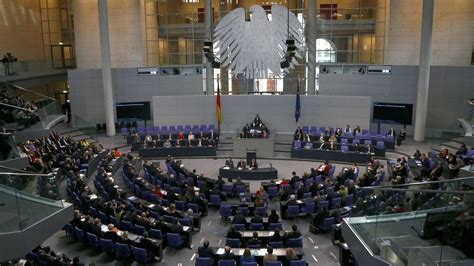A­l­m­a­n­ ­P­a­r­l­a­m­e­n­t­o­s­u­ ­L­o­o­t­ ­B­o­x­’­a­ ­Y­a­ş­ ­S­ı­n­ı­r­l­a­m­a­s­ı­ ­İ­s­t­i­y­o­r­